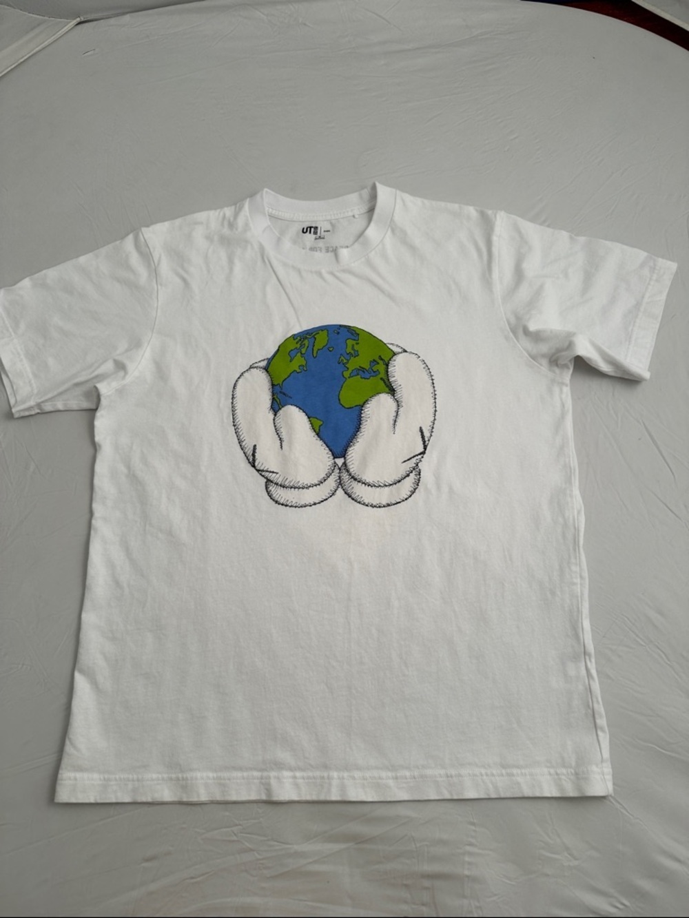 Uniqlo x Kaws Peace For All white multicolor globe graphic short sleeve t-shirt
